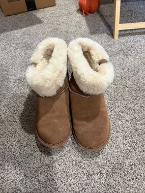 BearPaw Women's Chestnut Suede Shearling Cuff Slippers